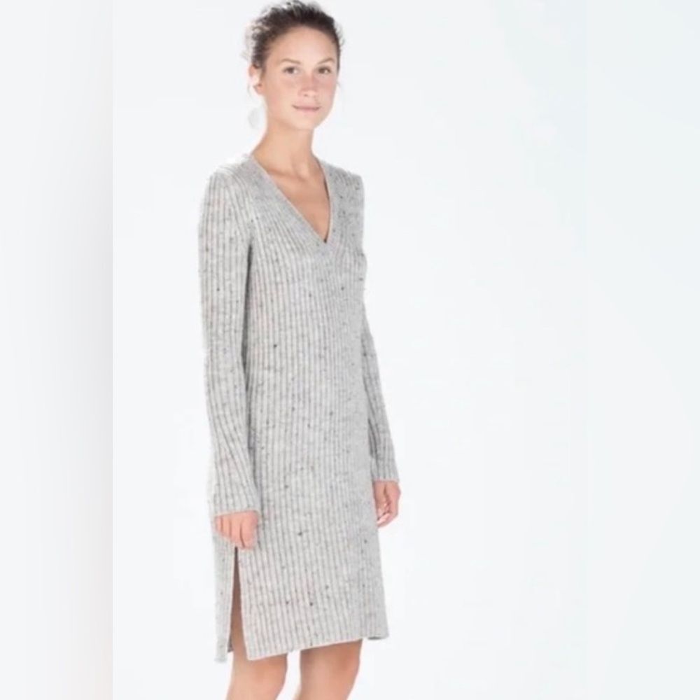 Zara Knit Sweater Dress in Gray Long Sleeve V-neck W/ Side  Slits Size Small EUC